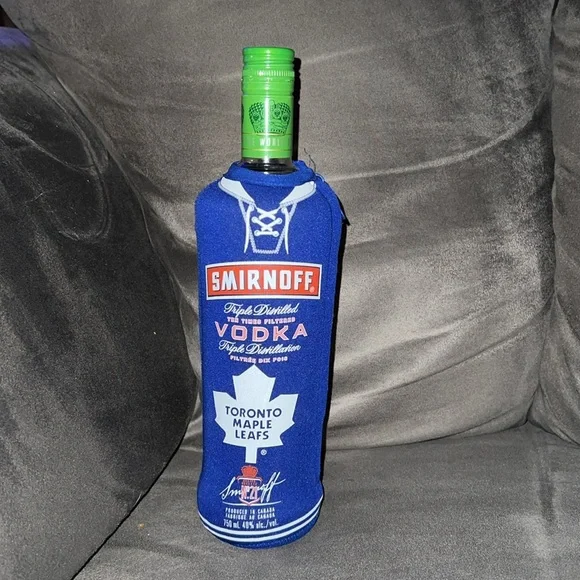 Vintage Smirnoff Toronto Maple Leafs neoprene bottle sleeve - Picture 3 of 5